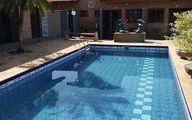 Suítes Verano Ubatuba - Bairro Itaguá - com piscina